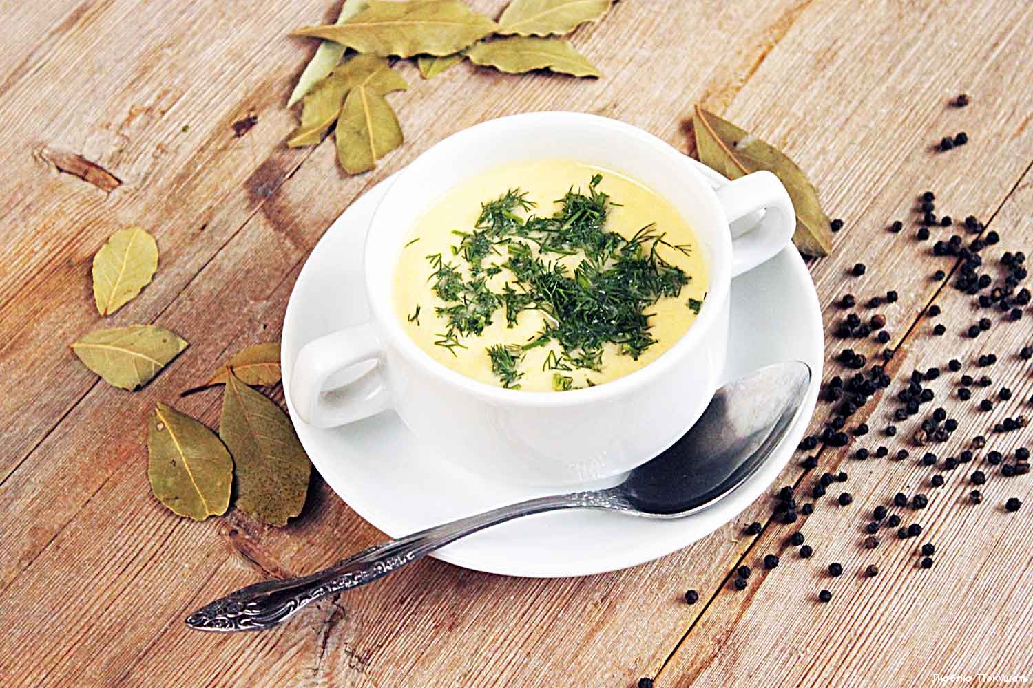 Суп пюре из куриной грудки. Суп с куриной грудкой. Суп пюре из птицы. Суп пюре куриный. Куриный крем суп.