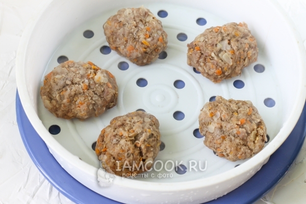 Котлеты из говядины на пару в пароварке. Паровые котлеты из телятины. Котлеты с говядины в пароварке. Котлеты из говяжьего фарша на пару. Котлеты из говядины на пару в пароварке.